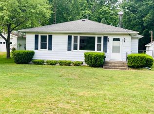 8301 East Rd, Three Oaks, MI 49128