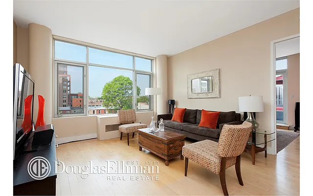 Sold by Douglas Elliman | media 18