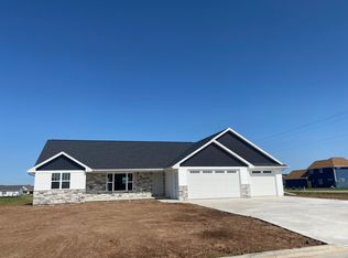 1152 Applewood Dr, De Pere, WI 54115