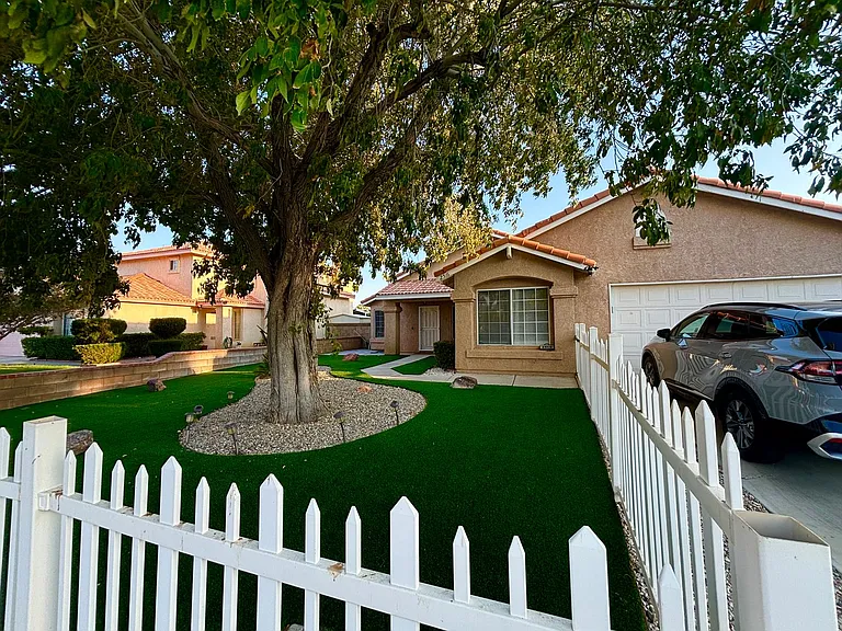2516 Starbrite Ave — Photo 3