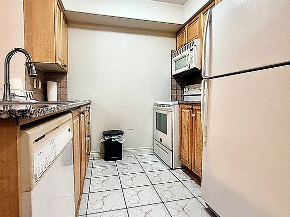 4th image of 83 Borough Dr #1707