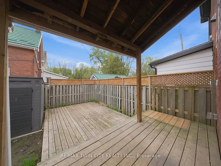 76 N Grey St E — Photo 28