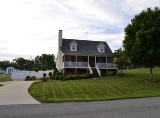 356 Twin Valley Dr, Clemmons, NC 27012