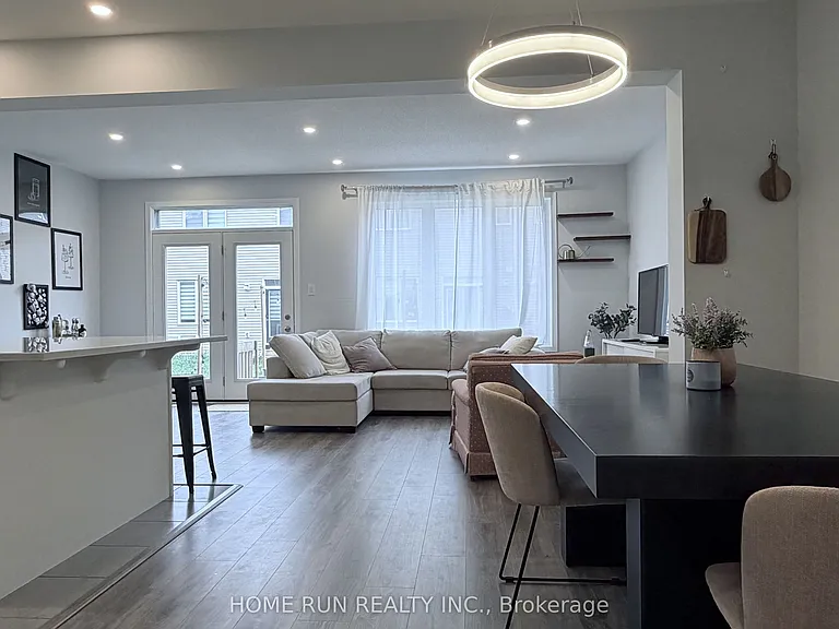 219 Billrian Cres — Photo 5