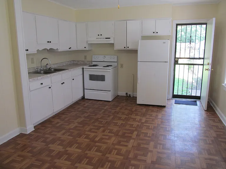 3682 Bowen Ave — Photo 7