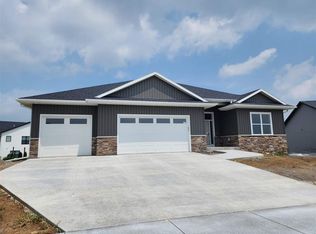 624 Rock Ridge Rd, Tiffin, IA 52340