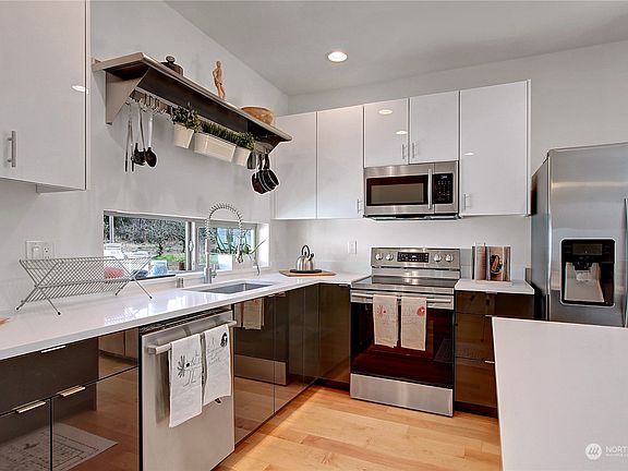Picture of model unit staged >