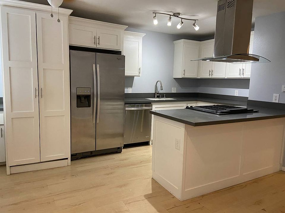 1st image of 1124 6th St #3