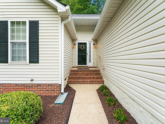 3rd image of 6307 Wendover Ct
