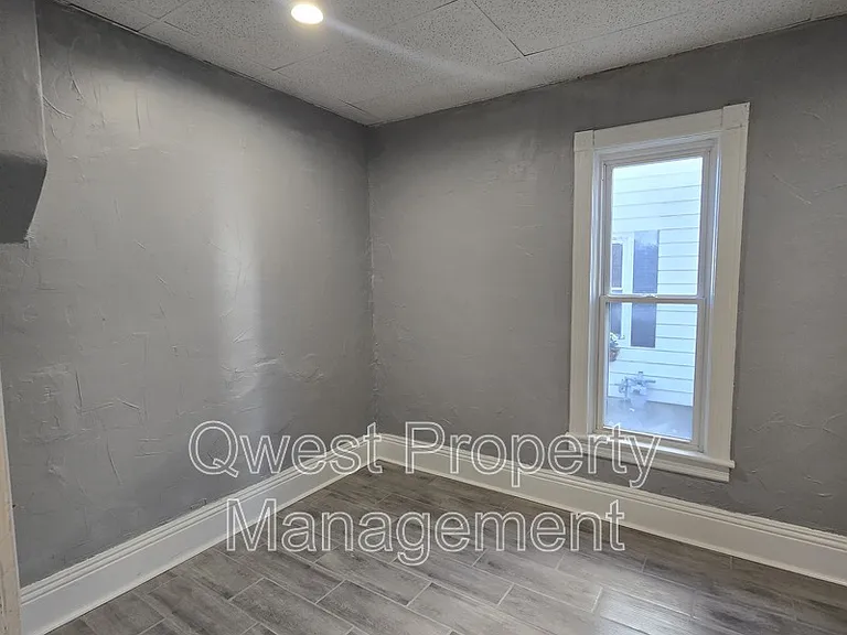 747 1st St NW #1 — Photo 9