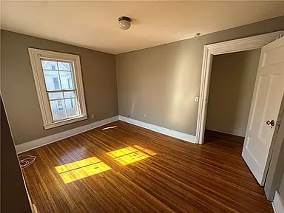 4th image of 525 Averill Ave #1