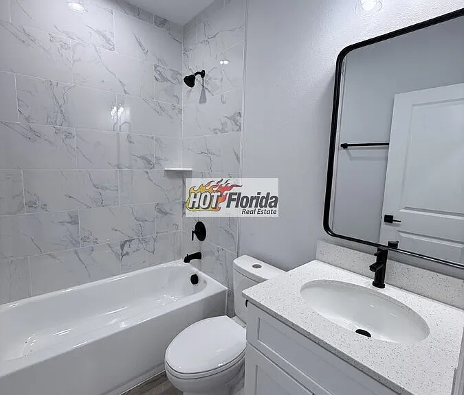 6941 Dickinson Dr — Photo 5