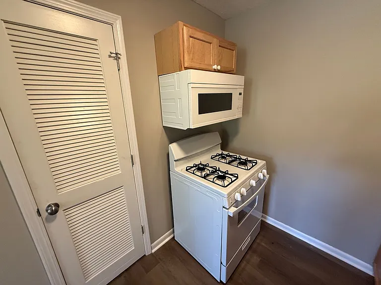 213 N Ann St #8 — Photo 9