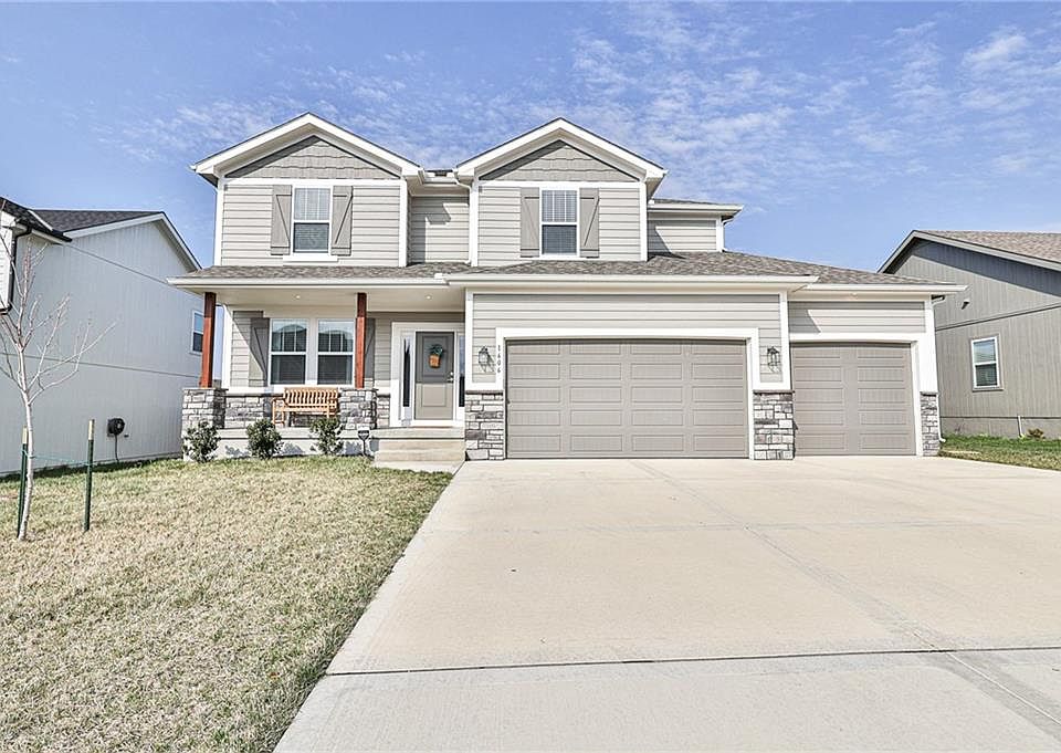 1st image of 1606 NE Jaclyn Dr