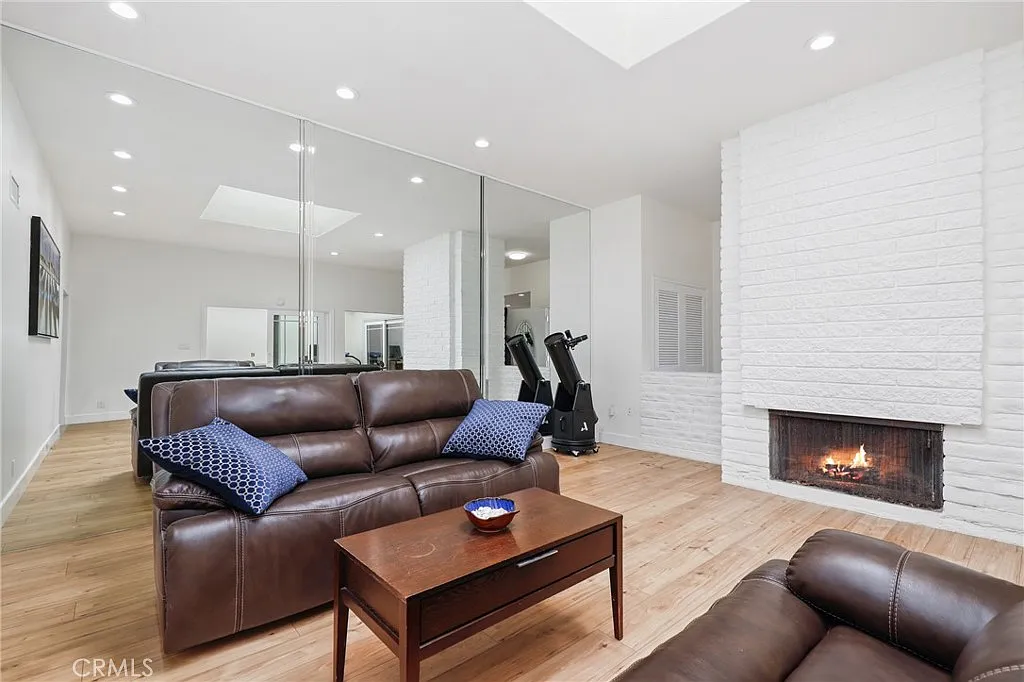 3 bed, 1494 sqft, $5,500 — Photo 4