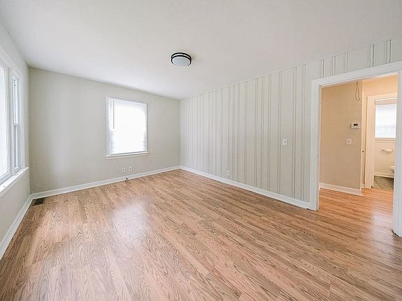 3rd image of 634 McElwain Ct
