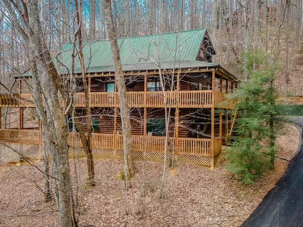 3050 Headrick Dr, Sevierville, TN 37862