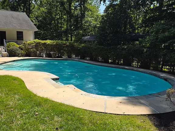 4th image of 650 Verda Ln