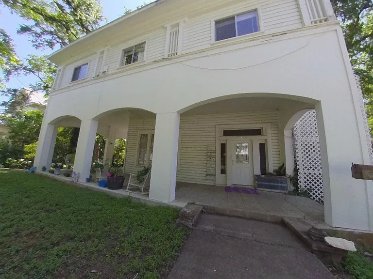 827 W Hopkins St — Photo 8