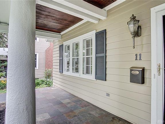 3rd image of 11 Wisteria Dr