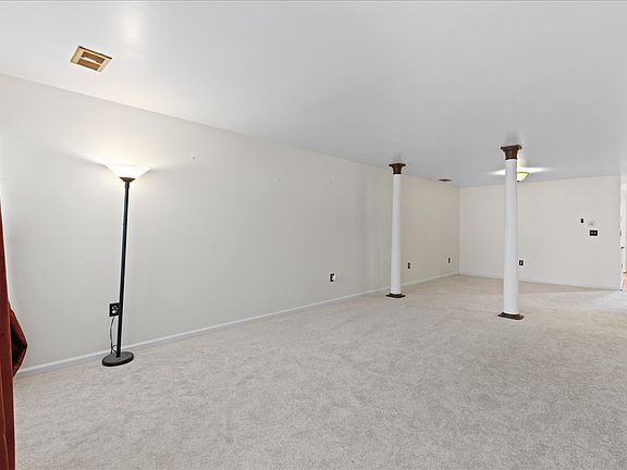 4th image of 95 Tattersall Dr #1