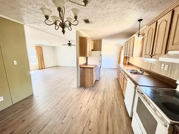 1032 Lonesome Pine St, Holt, FL 32564