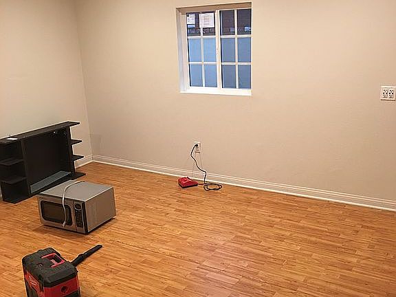 4th image of 1554 W 214th St