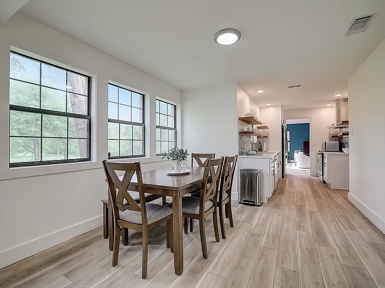 5511 N Dunlap Rd — Photo 10