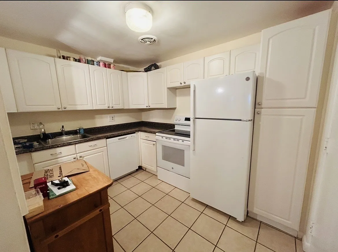 1 Colonial Dr — Photo 4
