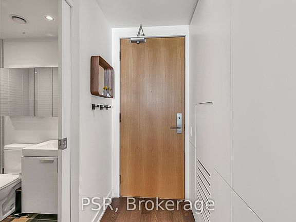 4th image of 629 King St W #620