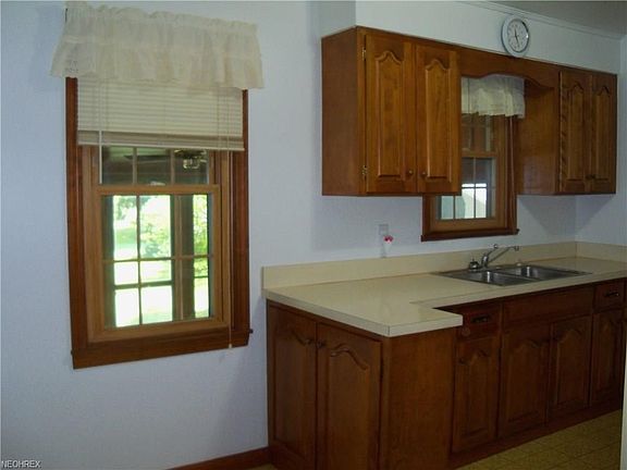 5th image of 4655 Waseka Ln