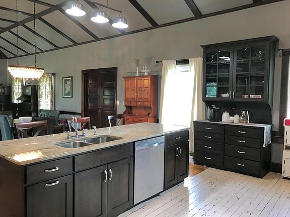 2nd image of 21483 Mintdale Rd