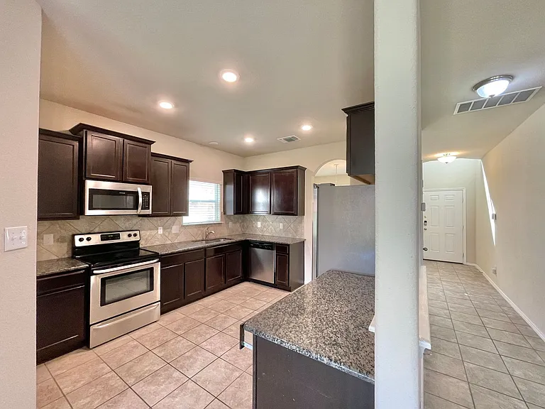 3311 Lorne Dr — Photo 7