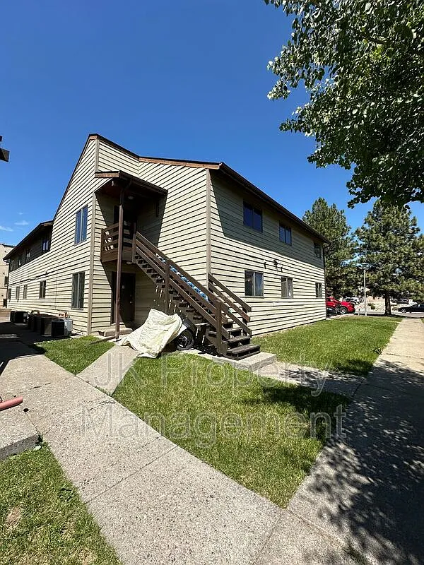 2 bed, 1.0 bath, 800 sqft, $1,015 — Photo 3