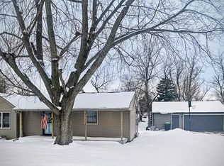 207 E 7th St, Glasford, IL 61533