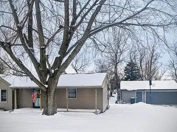 207 E 7th St, Glasford, IL 61533