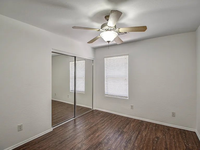 4937 W Nancy Ln — Photo 12