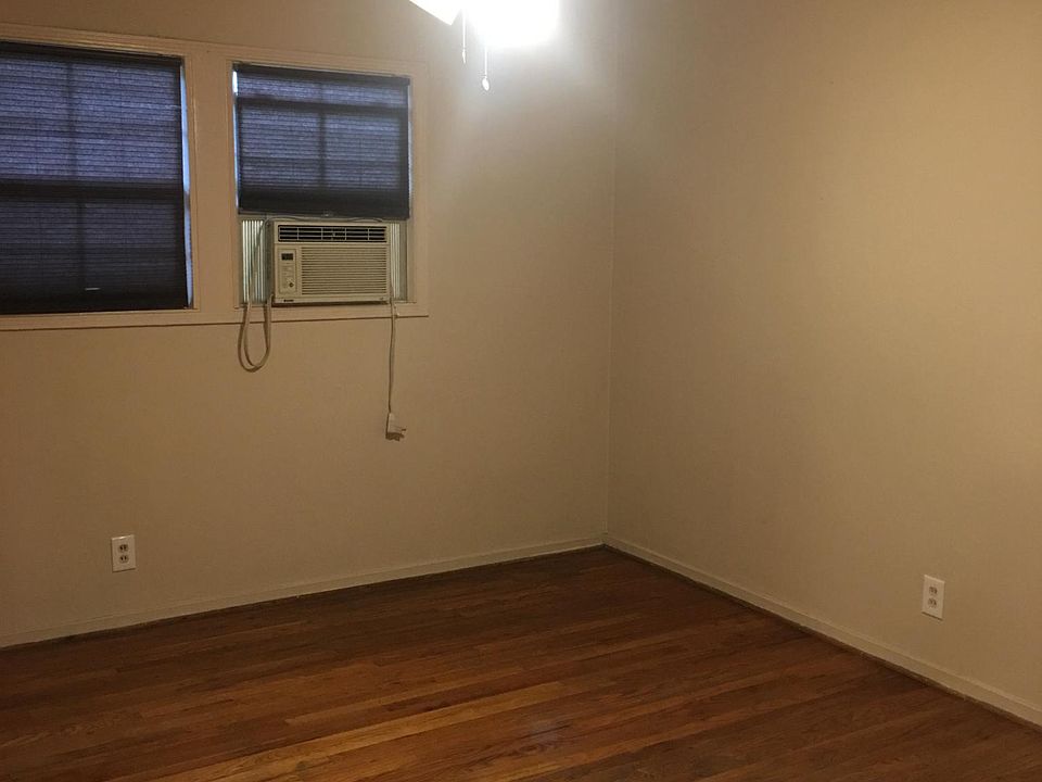 1st image of 44 Terrace Ct