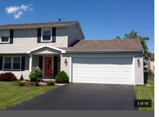 386 Woodsong Ln, Rochester, NY 14612