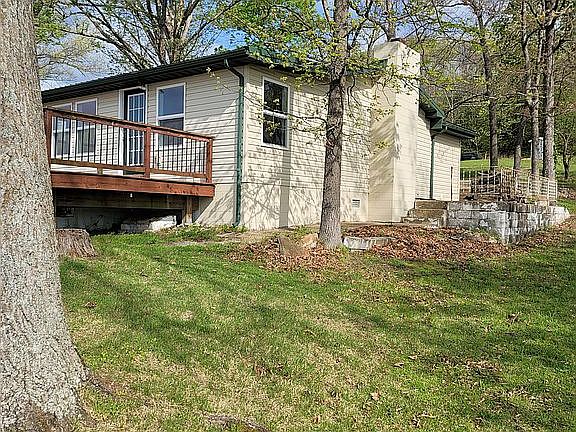 3rd image of 33724 Ivy Bend Rd
