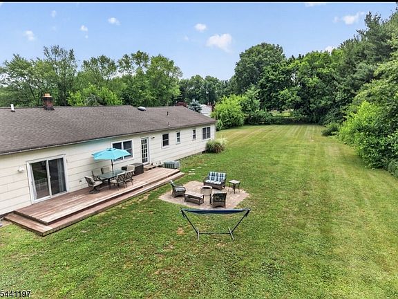 4th image of 22 Sandra Rd