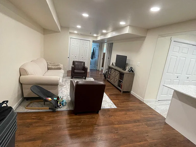 287 W 500 N #B — Photo 12