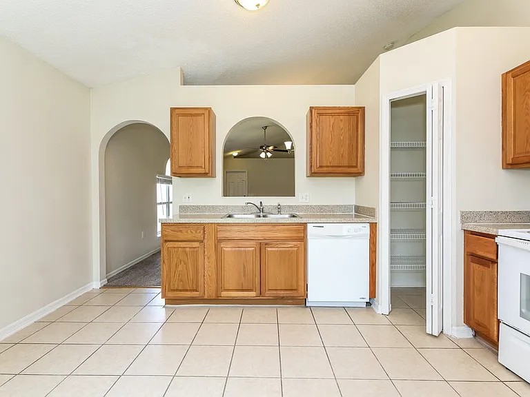 12744 Ashbrook Cir W — Photo 8
