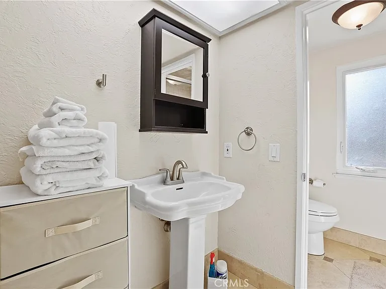 20981 Coastview Ln — Photo 26