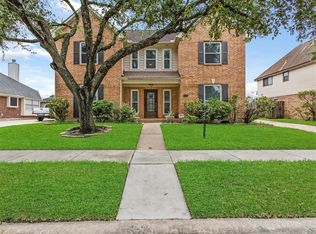 2215 Alexander Ln, Pearland, TX 77581