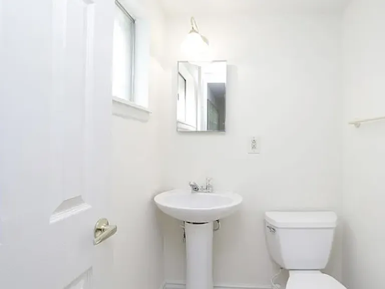 1021 Francis Dr — Photo 10