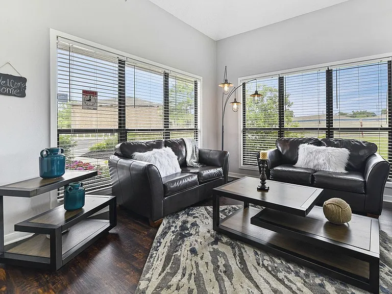 Bolton Estates Apartments — Photo 6