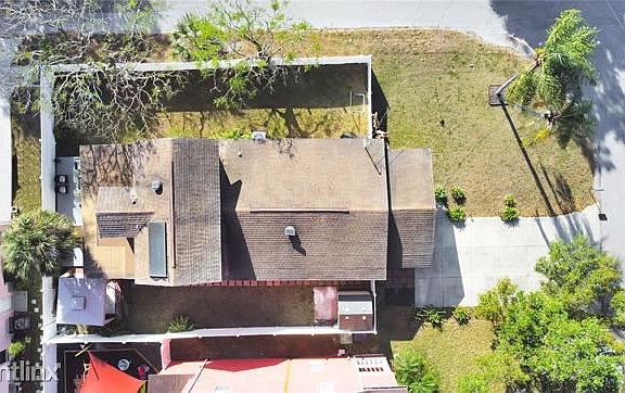 3rd image of 306 W Virginia Ave