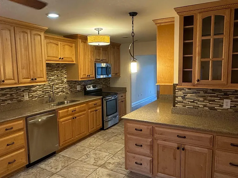 289 Highpoint Dr — Photo 4