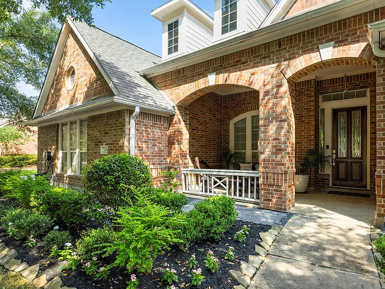 903 Lake Grayson Dr — Photo 2